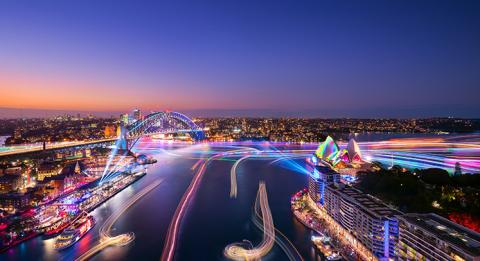 缤纷悉尼灯光音乐节 (Vivid Sydney) Views of Harbour Lights installations on marine vessels moving across Sydney Harbour during Vivid Sydney 2018