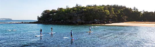 在曼利 (Manly) 贝壳海滩 (Shelly Beach) 挑战立式单桨冲浪