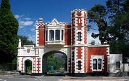 帕拉马塔 (Parramatta) Tudor Gatehouse